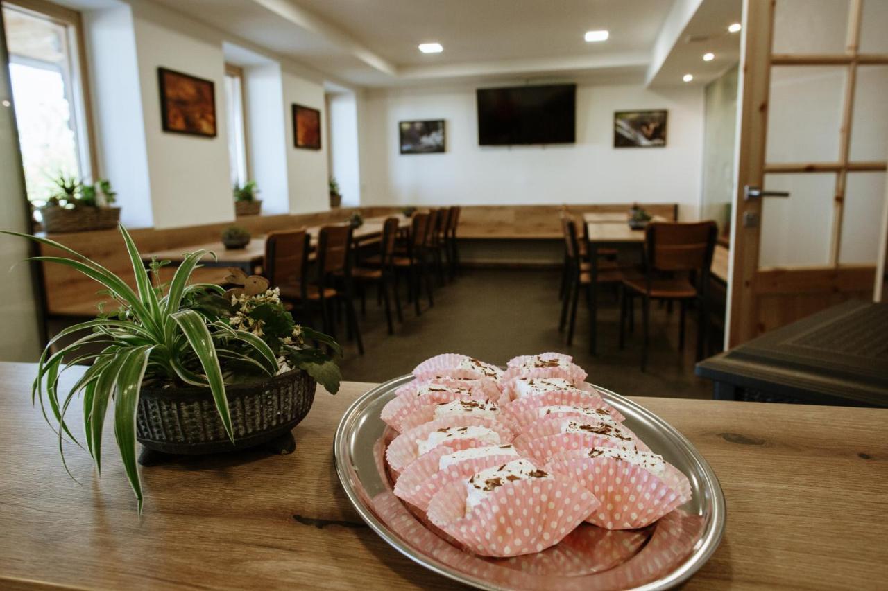 Dom Na Slivnici Bed & Breakfast Церкница Екстериор снимка