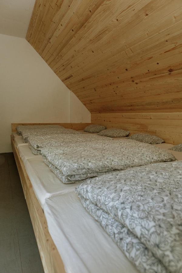 Dom Na Slivnici Bed & Breakfast Церкница Екстериор снимка