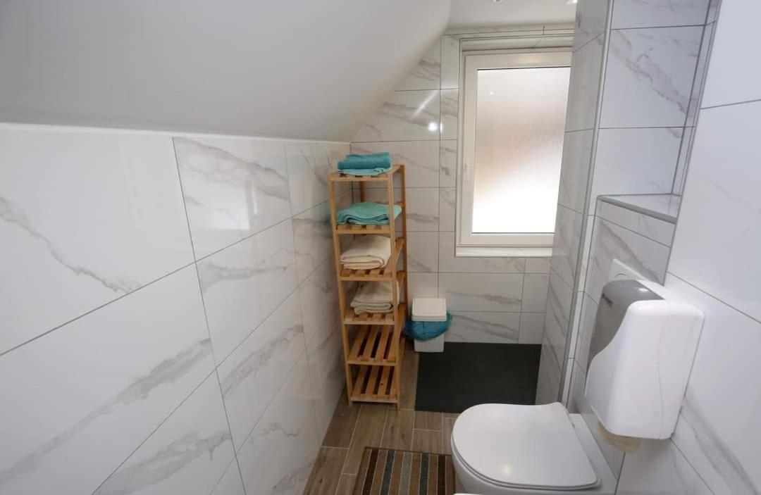 Dom Na Slivnici Bed & Breakfast Церкница Екстериор снимка